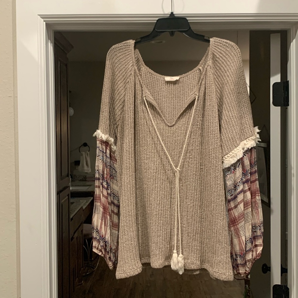 Oversized long sleeve knitted shirt